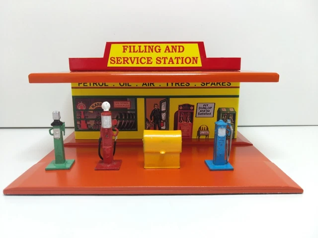 Petrol Pump Station 'Esso' 0781 G-2a (1960) - Dinky Toys