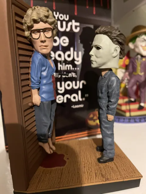 Hot Topic Exclusive Royal Bobbles Michael Myers And Bob 2