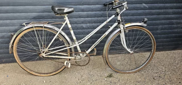 Vélo Peugeot Neiman Femme Ancien  Vintage Peugeot cadenas