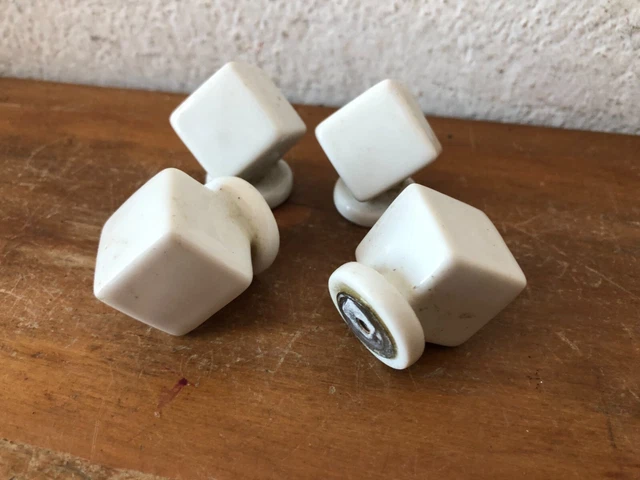 4 beaux  et anciens boutons de porte cube tiroir placard porcelaine fine vintage