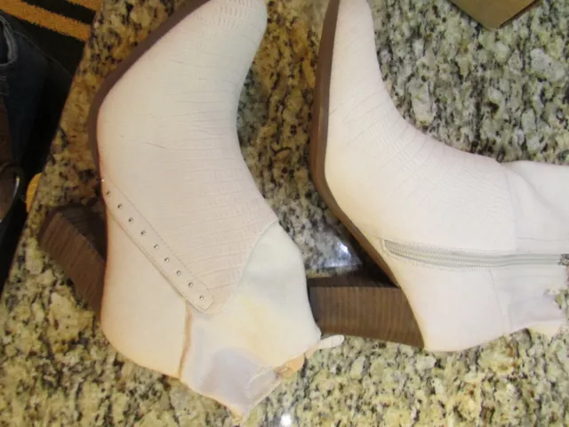 New Guess Sana Ivory Booties Boots Womens 10 Ankle Boots