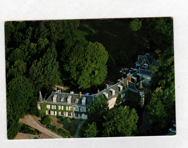 CHAUMONTEL prés de LUZARCHES (95) CHATEAU / RELAIS RESTAURANT en vue aérienne