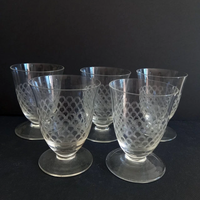 Serie De 5 Anciens Verres A Liqueur En Cristal Grave  Baccarat/St Louis ?? H:8Cm