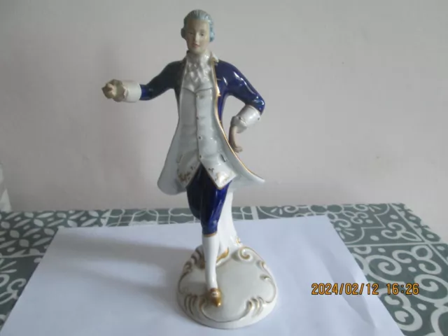 Vintage Royal Dux Bohemian Porcelain Figurine Of A Dandy Aristocratic Gentleman