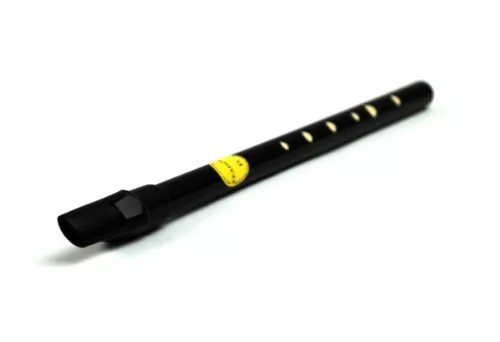 Feadog Key of D Irish Tin Penny Whistle in Black