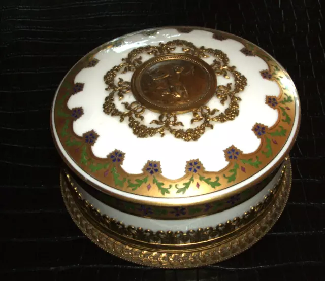 Rare antike, signierte Limoge Porzellan Deckeldose mit feuervergoldeter Bronze