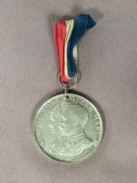 Vintage KING GEORGE V  & QUEEN MARY Silver Jubilee 1935 MEDALLION, Ribbon- Medal