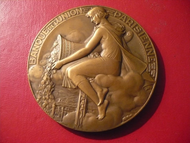ART DECO : LARGE  MEDAILLE  :  BANQUE DE L ' UNION PARISIENNE /Boite