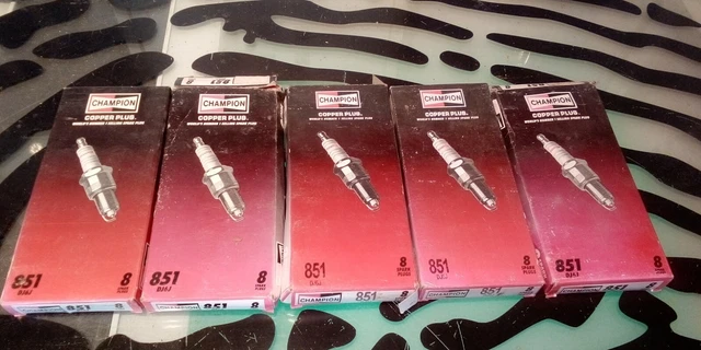 Spark Plug Champion Copper Plus 851 DJ6J LOT OF 40 NOS NEW OLD STOCK 1992