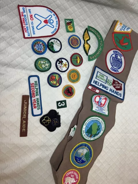 Huge Mixed Lot Girl Scout Patches Swaps Trading Crafts