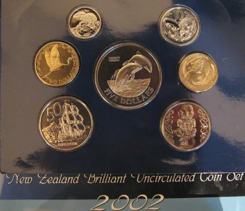 New Zealand  - 2002 - Brilliant Uncirculated Coin Set- Hector's Dolphin