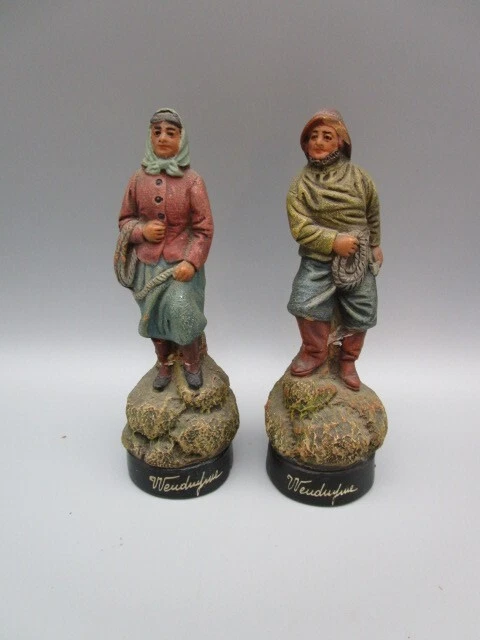 Couple de pécheurs anciens en terre cuite de bord de mer, souvenir Wenduine