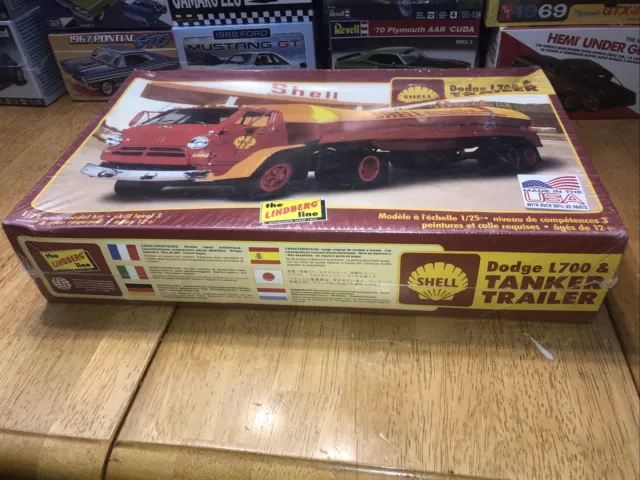 Lindberg Dodge L700 Shell Tanker Trailer Factory Sealed Model Kit 3