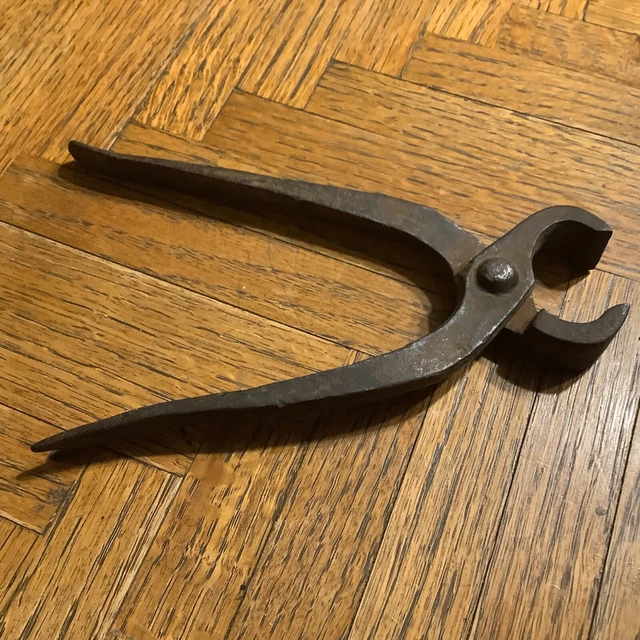 VINTAGE HORSE HOOF Nippers Farrier Multi Tool 6 1/2" Nail Puller & Pry