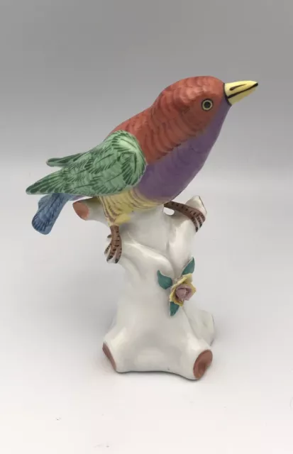 OISEAU sur un TRONC Groupe en PORCELAINE Polychrome, Décor main - 16,5 cm