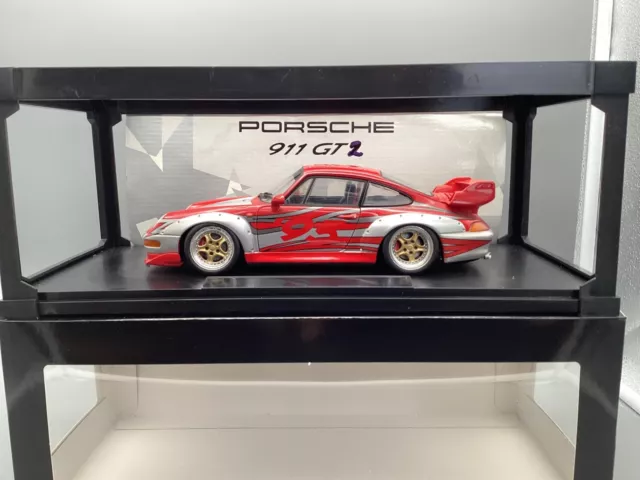 Modellautos 1:18 UT Models Porsche 911 GT2 Street (993) in Umkarton