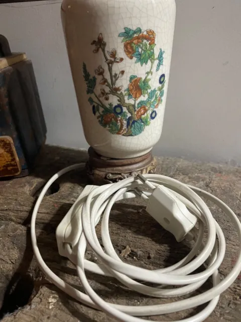 joli pied de lampe vintage à fleurs. charmante 2