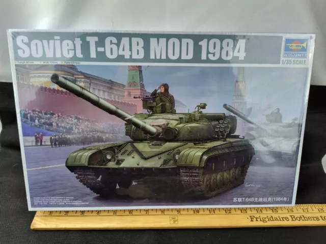 Trumpeter 01580 SOVIET T-64AV MOD. 1984 Plastic Model Kit 1/35 Brand New Sealed