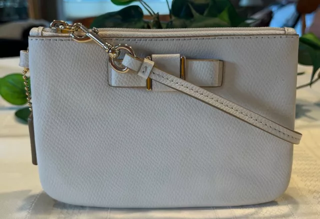 Coach 52629 Darcy Bow Crossgrain Leather Sml Wristlet Wallet White Gold Hardware