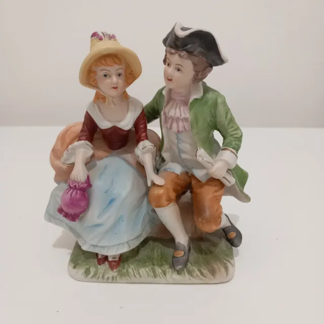 Très Jolie Figurine d'un Couple en Porcelaine 2