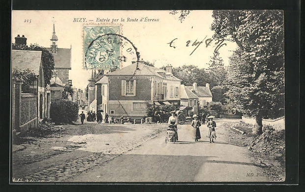 CPA Bizy, Entrée par la Route d´Évreux, vue partielle 1907