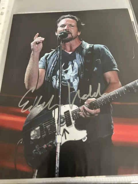 Personally Signed Eddie Vedder Photograph 8x10 with COA from top seller amazing