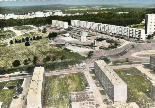Carte Une vue aérienne de GRAND CHARMONT