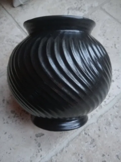 Dartmouth Studio Pottery Globular Vintage Black Vase  Glazed Swirly Design. Vgc