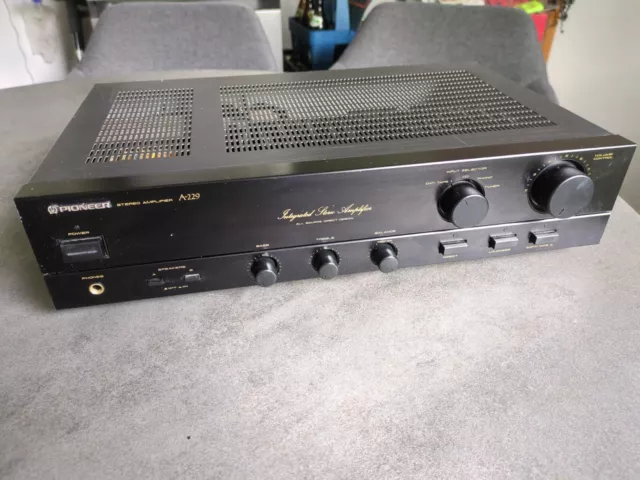 Pioneer A-229 Integrated Stereo Amplifier * Verstärker / Vollverstärker
