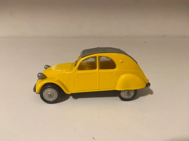 Norev Plastique Ancienne Citroen 2 Cv Az N° 27/ Idem Minialuxe / Gégé