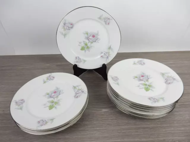 Lot de 12 Assiettes à Dessert en Porcelaine de Limoges - Modèle Rare Roses Blanc