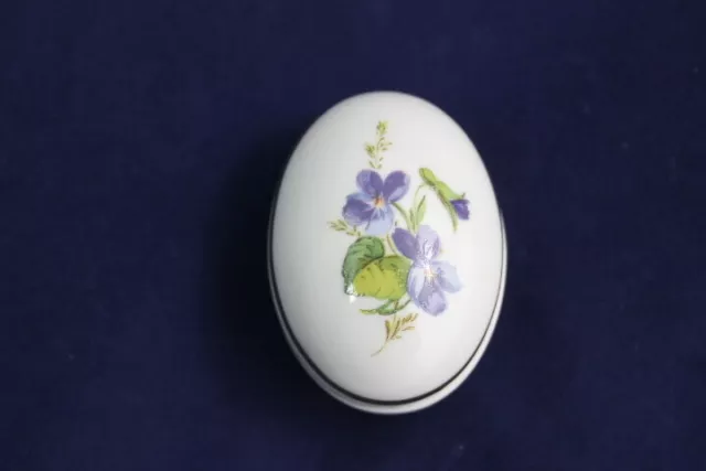 Limoges Decore A La Main Old Style Porcelain Trinket Box Pate De Floral Oval Egg