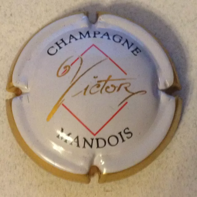 Capsule de Champagne MANDOIS (6. Victor blanc et or)