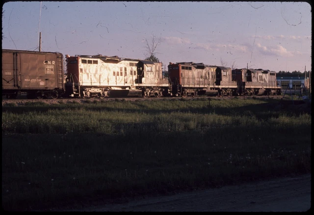 MB6-51 Original Colour Slide Canadian National EMD GP9 #4246, Circa 1973