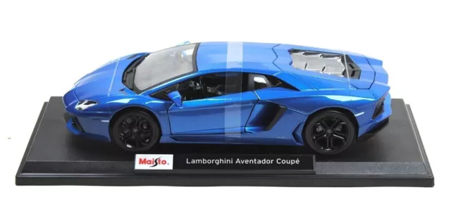 MAISTO 1:18 Scale - Lamborghini Aventador Coupe in Blue - Diecast Model Car!