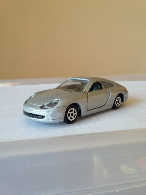 MAJORETTE Série 200 - Porsche 924 Rouge, Boitage Belge Blanc, Échelle 1/60, Neuf Blister