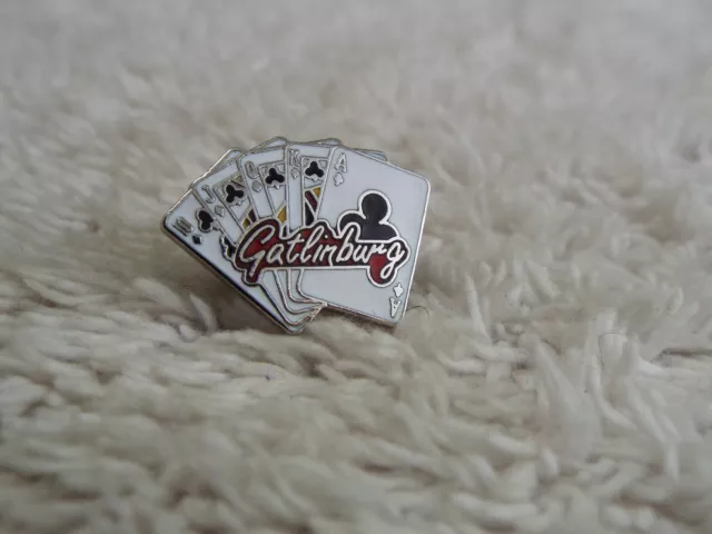 Gatlinburg Royal Flush Poker Hand Cards Tac Pin (D23)