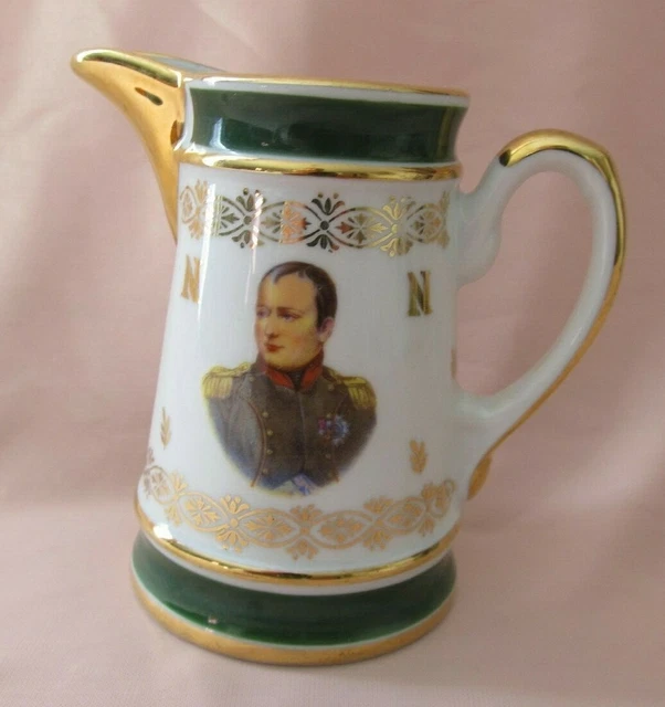 Crémier pot à lait porcelaine à l'effigie de Napoléon vert et or