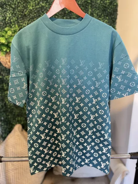 LOUIS VUITTON LVSE MONOGRAM GRADIENT T-SHIRT in Black SIZE USA M