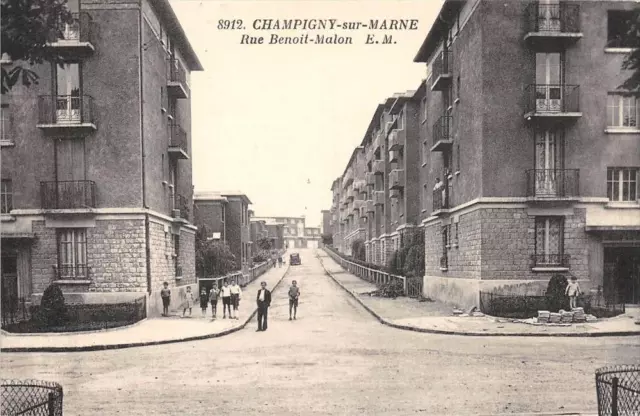 CPA 94 CHAMPIGNY SUR MARNE RUE BENOIT MALON (not common shot)