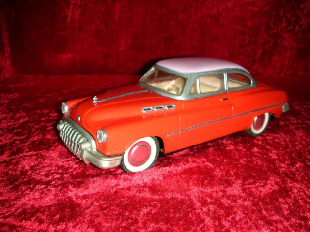 BUICK SEDAN - Blechauto - 1950 Limousine (MF 322) - Nwtg. - Friction - Rot/Pink