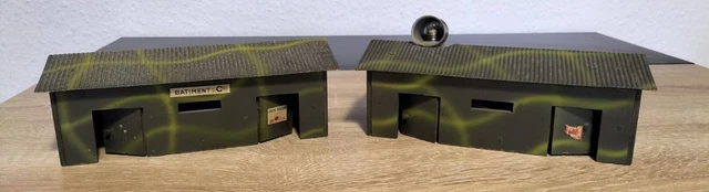 Lot de deux bâtiments militaires Despreux.