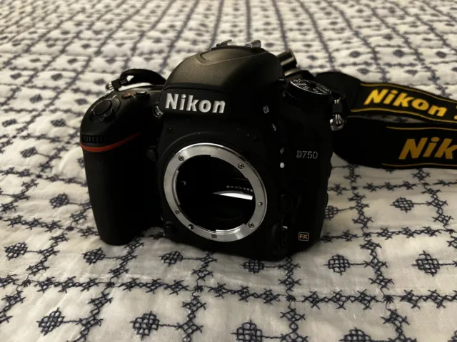 Nikon D750 24.3 MP Full Frame Digital SLR Camera - Black (Body Only) *MINT*