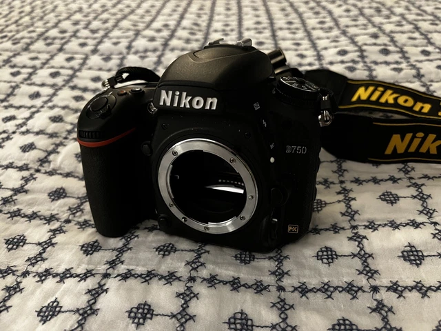 Nikon D750 24.3 MP Full Frame Digital SLR Camera - Black (Body Only) *MINT*