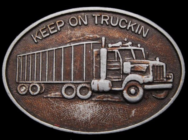 JE29147 VINTAGE 1970s **KEEP ON TRUCKIN'** (SEMI-TRUCK) BRASSTONE BELT BUCKLE