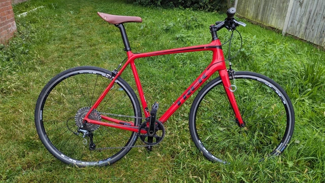 Trek carbon hybrid bike deals