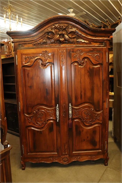 Carved Walnut Louis XV French Provincial Style Armoire Tv Center circa 1970