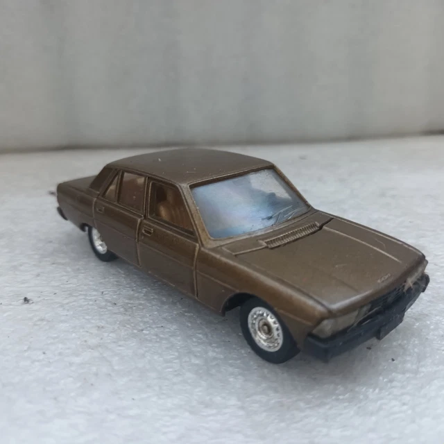 PEUGEOT 604 Verte Ancienne SOLIDO 1/43 réf 40 avec boite