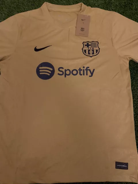 Men’s Nike Barcelona Away Shirt Medium