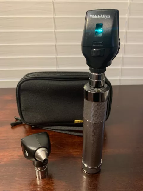 Welch Allyn Otoscope 25020A Ophthalmoscope 11710 Rechargeable Handle w case